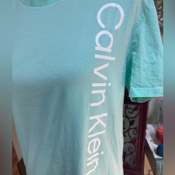 Calvin Klein Women’s Teal Logo Graphic Casual Summer Tee Shirt Sz Medium - Picture 1 of 4
